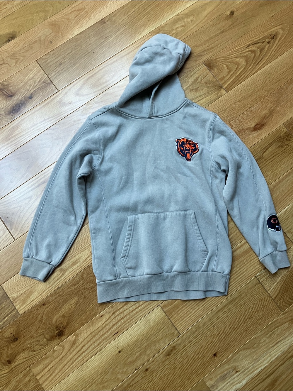 NFL Black and Light Gray Team Apparel Pullover Label